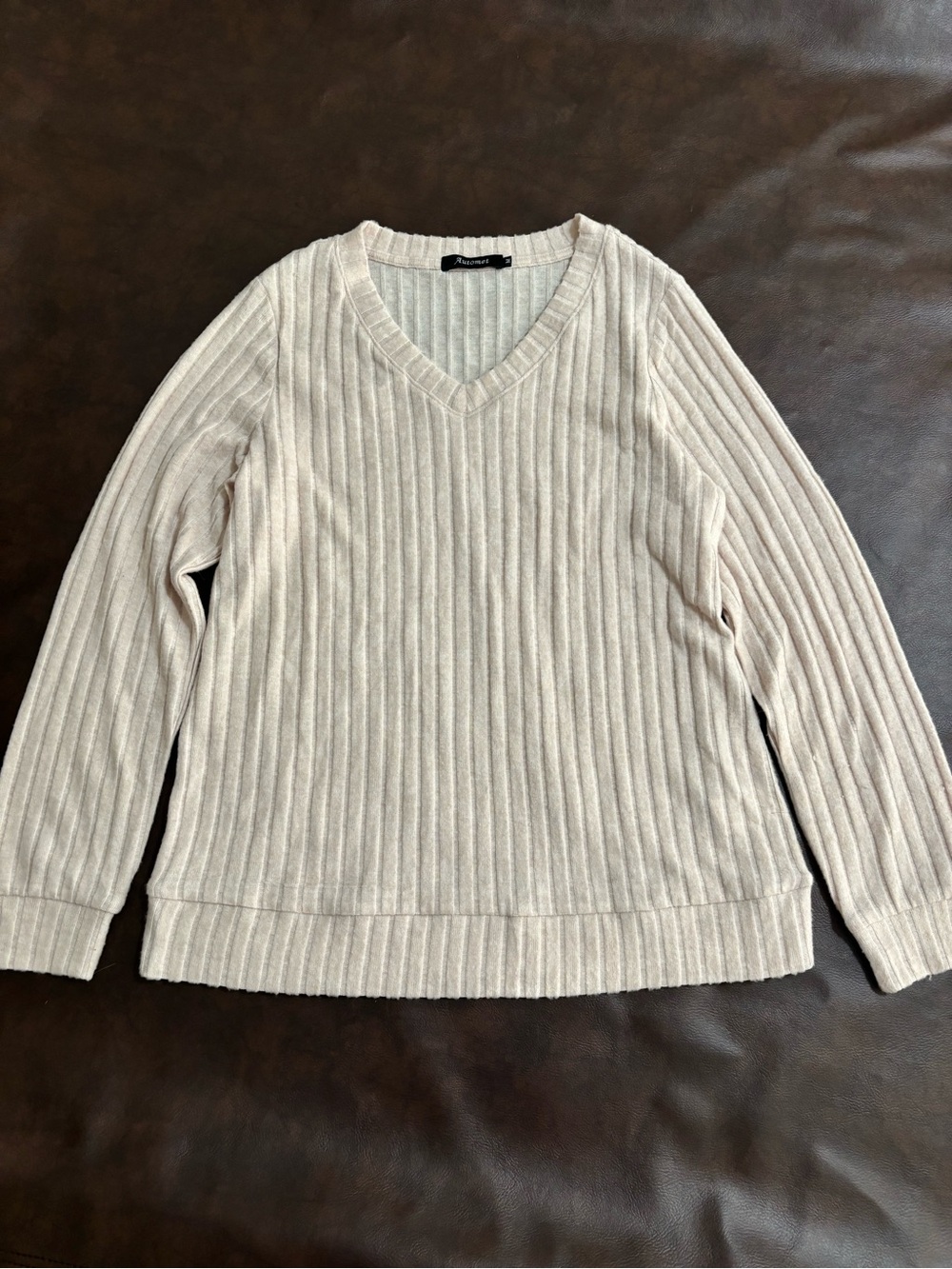 Ribbed V‑Neck Sweater in Light Beige